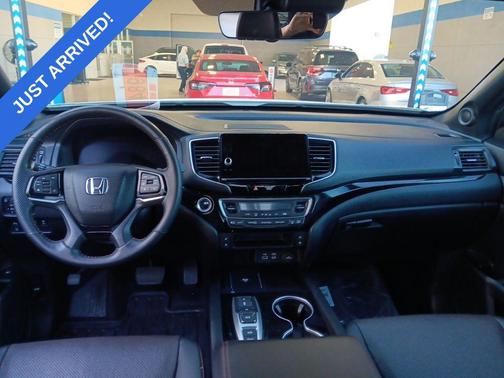 Platinum White Pearl 2024 Honda Ridgeline Black