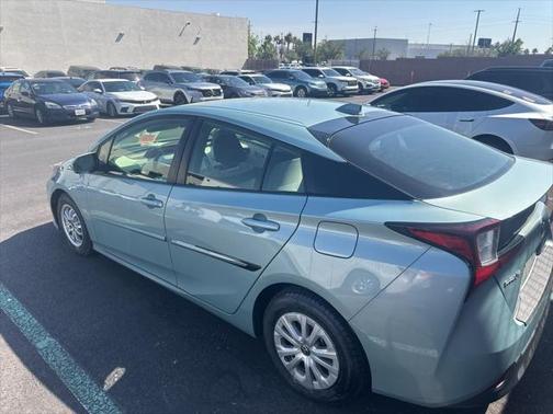 2021 Toyota Prius L