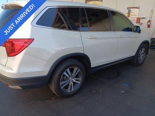 White Diamond Pearl 2018 Honda Pilot EX-L