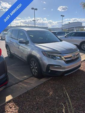 Lunar Silver Metallic 2022 Honda Pilot 2WD EX-L