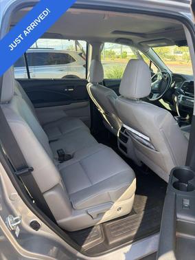 Lunar Silver Metallic 2022 Honda Pilot 2WD EX-L