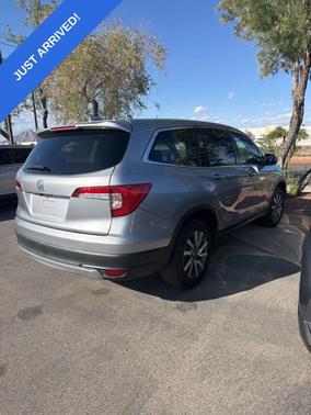 Lunar Silver Metallic 2022 Honda Pilot 2WD EX-L