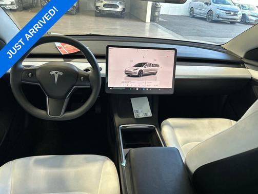 Pearl White Multi-Coat 2023 Tesla Model 3 Standard Range