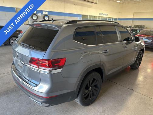 2022 Volkswagen Atlas 2.0T SE w/Technology