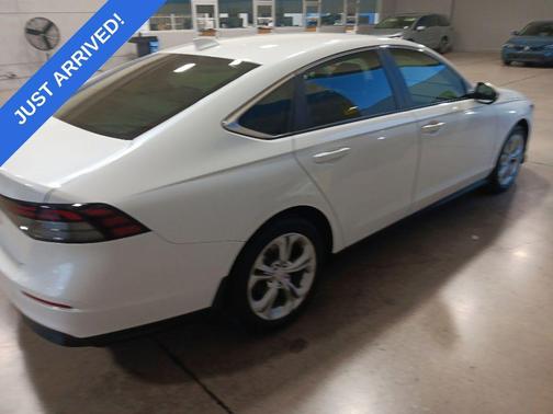 Platinum White Pearl 2024 Honda Accord LX 1.5T