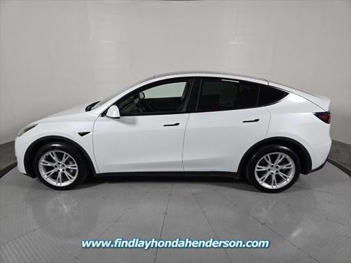 2022 Tesla Model Y Long Range Dual Motor All-Wheel Drive