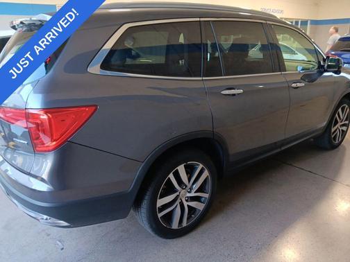Modern Steel Metallic 2017 Honda Pilot Touring