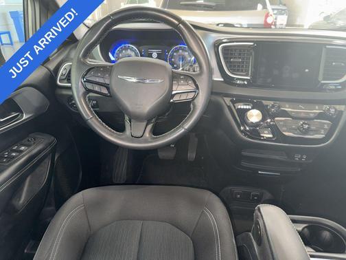 2020 Chrysler Pacifica Touring