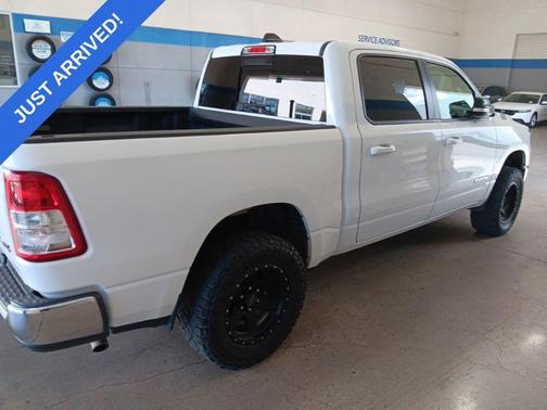 Bright White Clearcoat 2022 RAM 1500 Big Horn/Lone Star