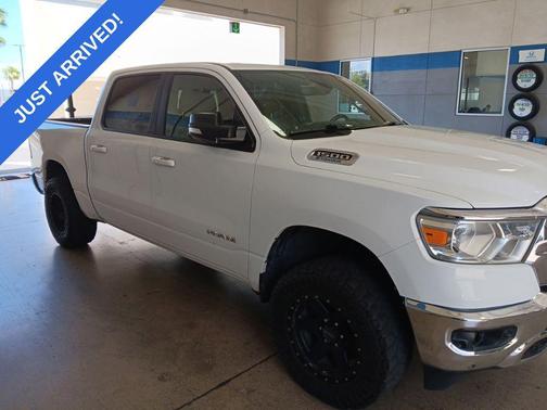 Bright White Clearcoat 2022 RAM 1500 Big Horn/Lone Star