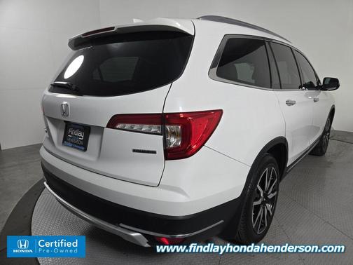 2022 Honda Pilot Touring 8-Passenger
