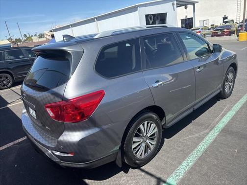 2020 Nissan Pathfinder SL 2WD