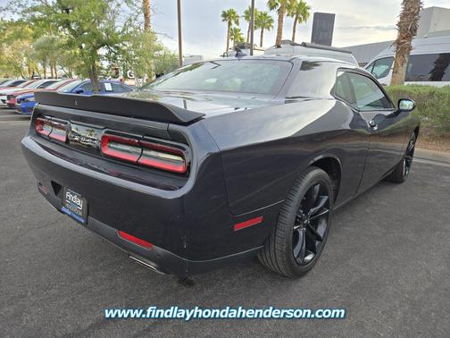 2017 Dodge Challenger SXT