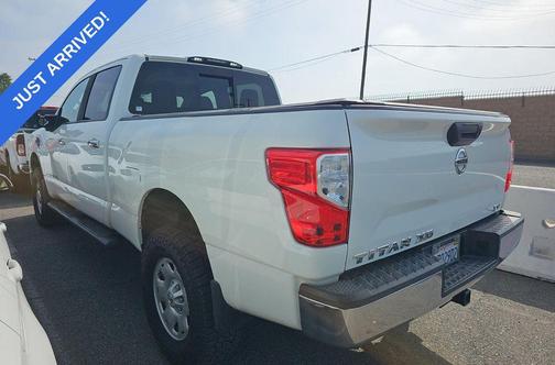 2016 Nissan Titan XD SV