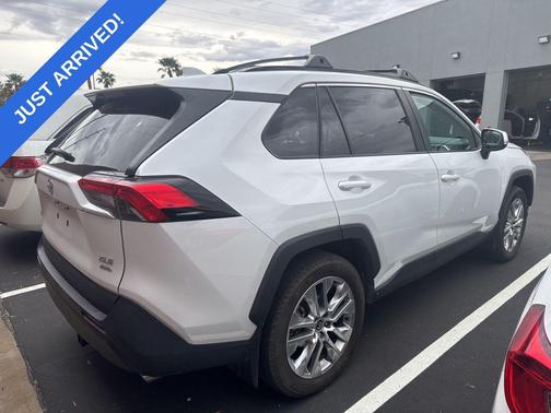 Wind Chill Pearl 2024 Toyota RAV4 XLE Premium