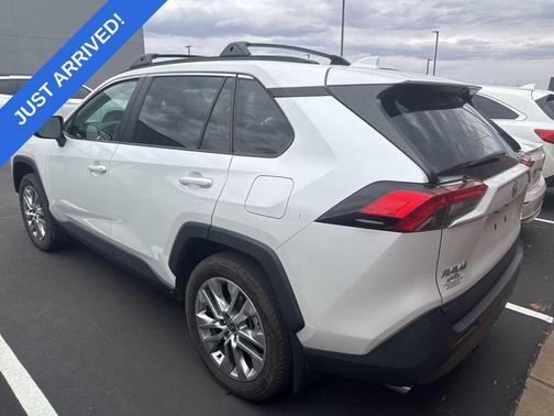 Wind Chill Pearl 2024 Toyota RAV4 XLE Premium