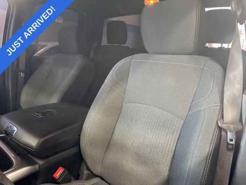 Bright White Clearcoat 2022 RAM 1500 Classic Warlock Quad Cab 4x2 6'4' Box