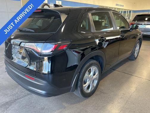 Crystal Black Pearl 2024 Honda HR-V LX