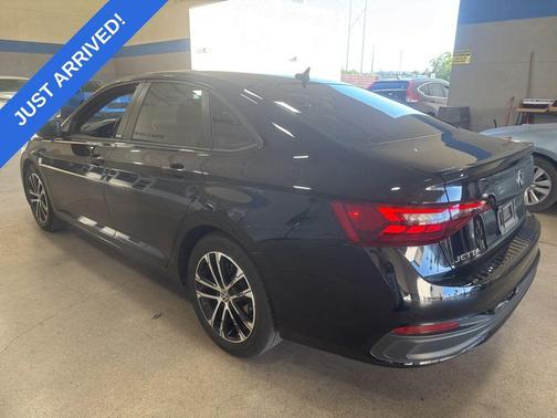 Deep Black Pearl 2023 Volkswagen Jetta 1.5T Sport