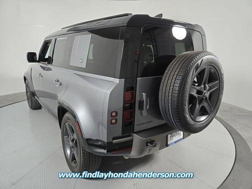 Eiger Grey Metallic 2024 Land Rover Defender X-Dynamic SE