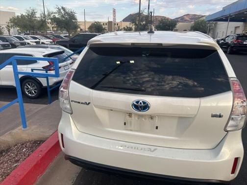 2015 Toyota Prius v Five
