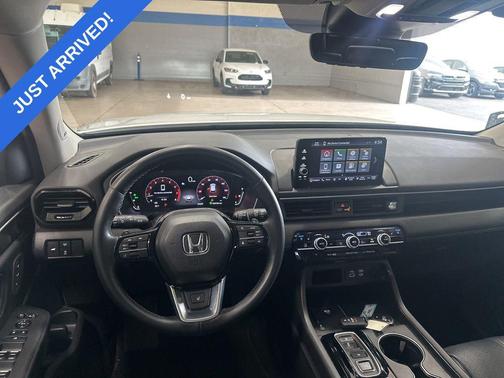 Platinum White Pearl 2025 Honda Pilot Elite