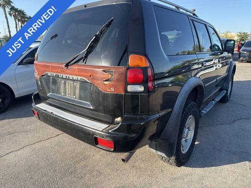 Solano Black Pearl 2004 Mitsubishi Montero Sport LS