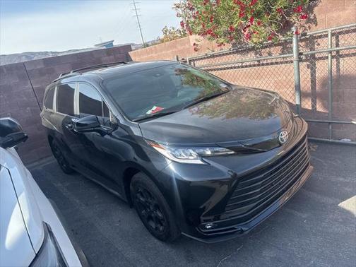 2025 Toyota Sienna Woodland Edition