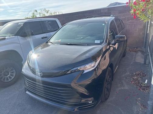 2025 Toyota Sienna Woodland Edition