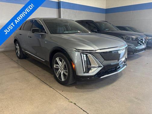 Argent Silver Metallic 2024 Cadillac LYRIQ Tech