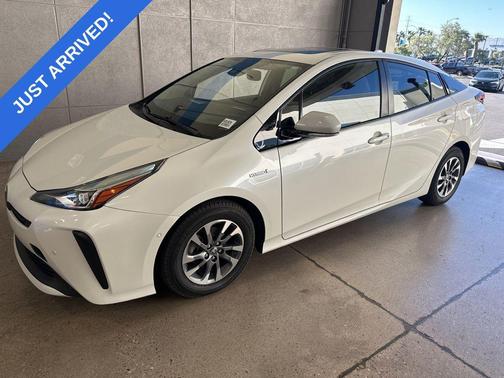 Blizzard Pearl 2020 Toyota Prius L