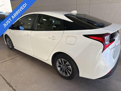 Blizzard Pearl 2020 Toyota Prius L