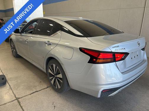 Brilliant Silver Metallic 2019 Nissan Altima 2.5 SL