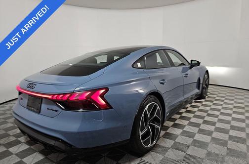 Kemora Gray Metallic 2024 Audi RS e-tron GT quattro