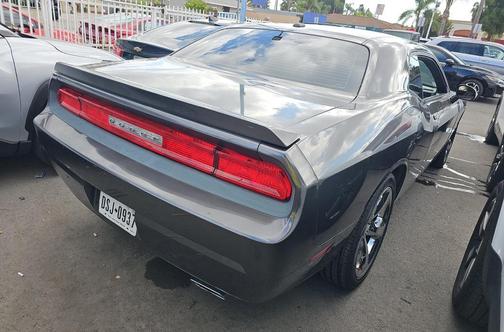 Granite Crystal Metallic Clearcoat 2014 Dodge Challenger R/T