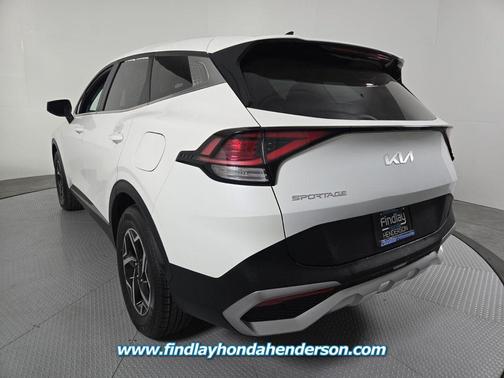Snow White Pearl 2023 Kia Sportage LX