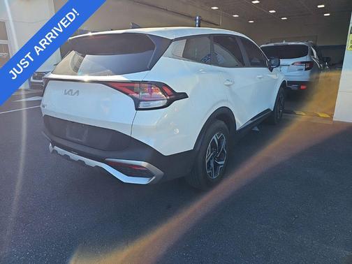Snow White Pearl 2023 Kia Sportage LX