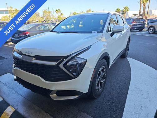 Snow White Pearl 2023 Kia Sportage LX
