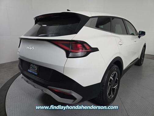 Snow White Pearl 2023 Kia Sportage LX