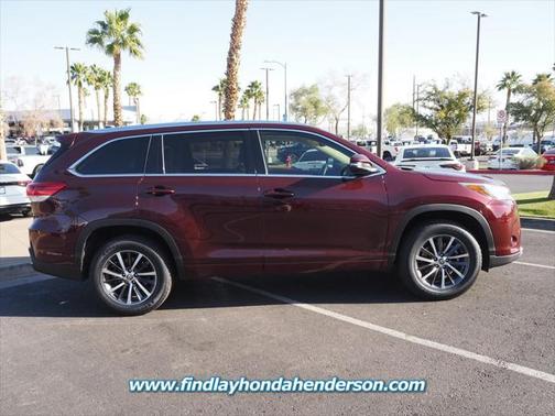 Ooh La La Rouge Mica 2017 Toyota Highlander XLE