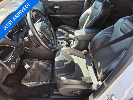 Bright White Clearcoat 2021 Jeep Cherokee Trailhawk