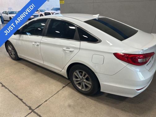 2015 Hyundai SONATA Hybrid Base