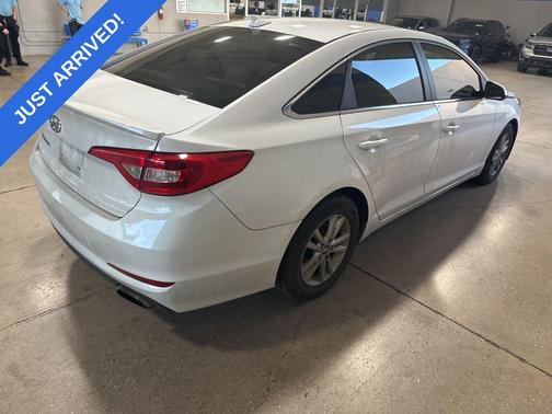 2015 Hyundai SONATA Hybrid Base
