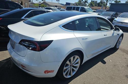 Pearl White Multi-Coat 2018 Tesla Model 3 Long Range