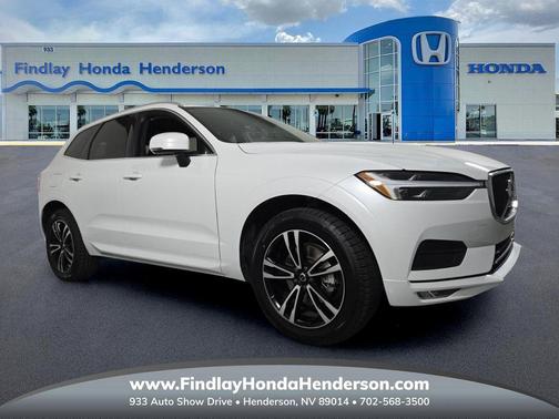 Crystal White Metallic 2021 Volvo XC60 T5 Momentum