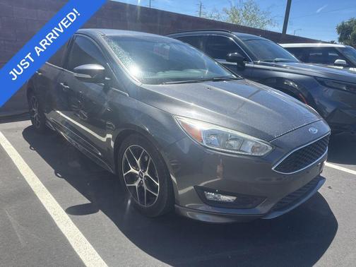 Magnetic 2016 Ford Focus SE