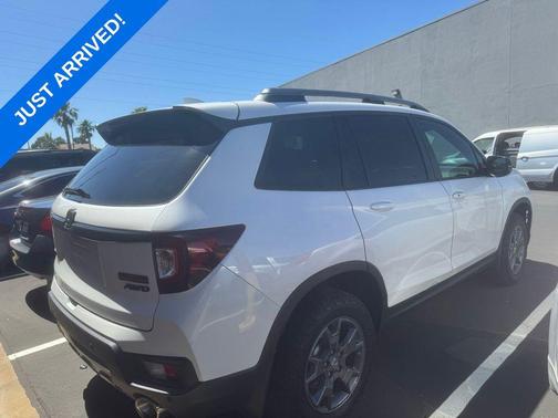 Platinum 2024 Honda Passport AWD TrailSport