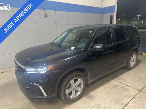 2023 Honda Pilot 2WD LX