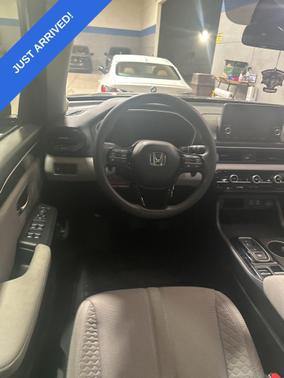 2023 Honda Pilot 2WD LX