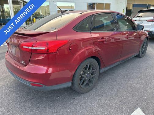 Ruby Red Metallic Tinted Clearcoat 2015 Ford Focus SE